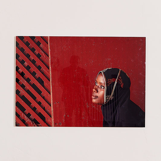 Angèle Etoundi Essamba (Cameroon 1975) – voile ocre – Diasec print